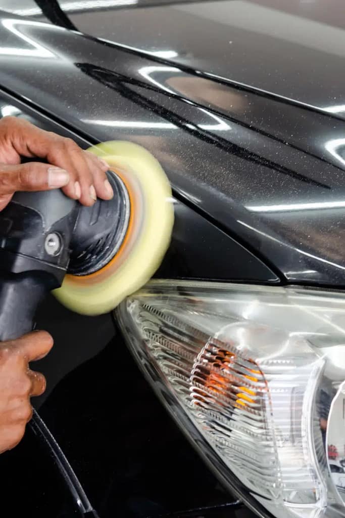 Polissage capot avant